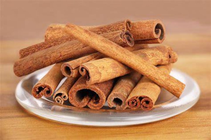 Are cinnamon sticks edible?