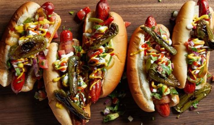 Are hot dogs pig intestines?