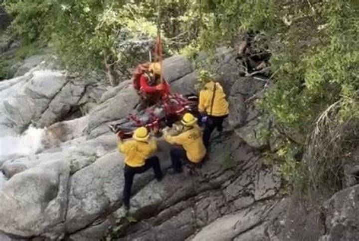 Can a human survive a 30 foot fall?