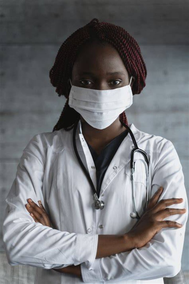 Do vets wear white coats?