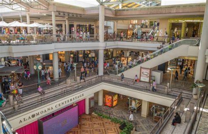 Does Hawaii have a Walmart?