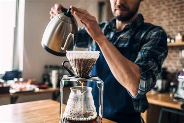 Does hotter water make stronger coffee?