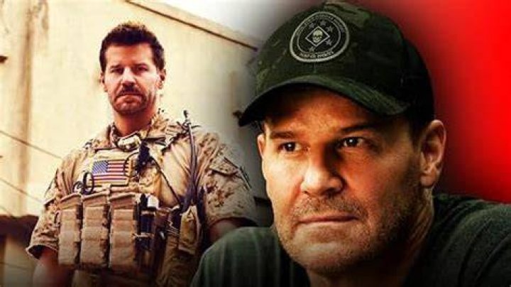 Does Jason leave SEAL Team?