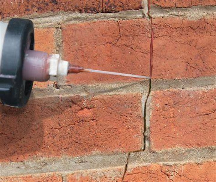 How do you seal cracked mortar?