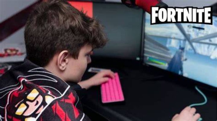 How much do pro gamers sleep?
