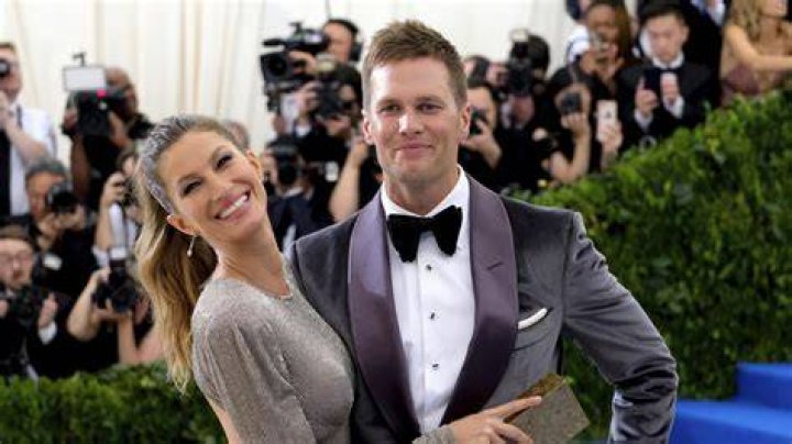 How much is Gisele Tom Brady's wife worth?