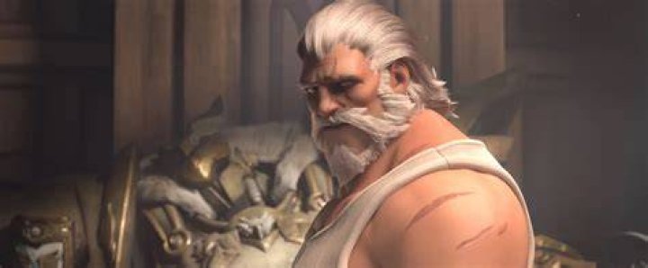 How tall is Reinhardt?