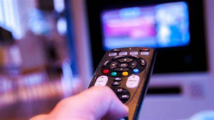 Is it OK to watch TV with glasses?