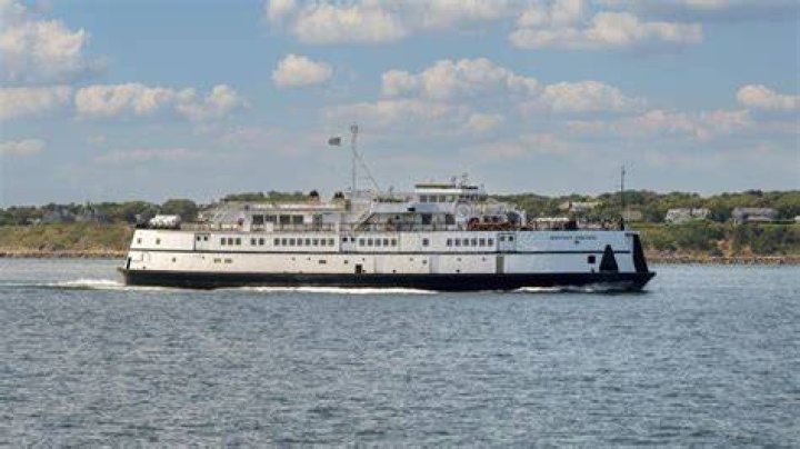 Is there a bridge to Martha's Vineyard?