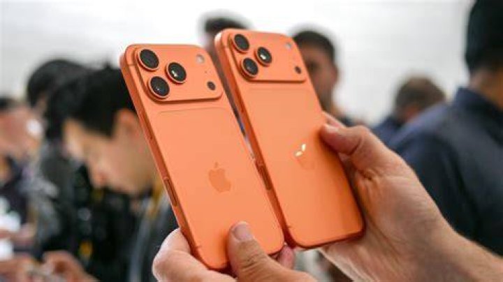 Is there an Apple equivalent to Dropbox?