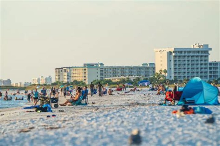 Is Treasure Island a crowded beach?