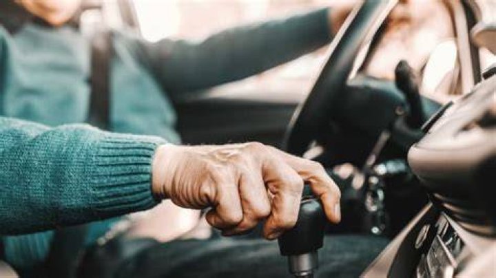 Should a person with mild dementia drive?