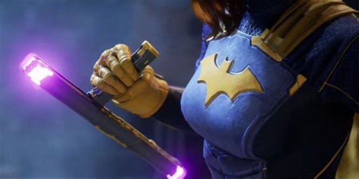 What are Batgirl weapons?