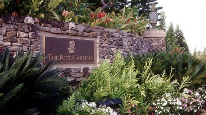 What can you say about the three steps of service of the Ritz Carlton Hotel Company?