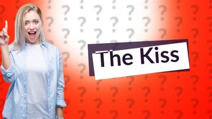 What episode does Elliot and Olivia kiss?