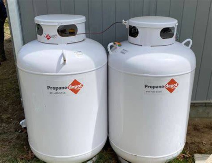What is the average size propane tank for a house?