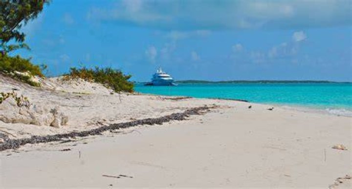 What is the safest island in the Bahamas?