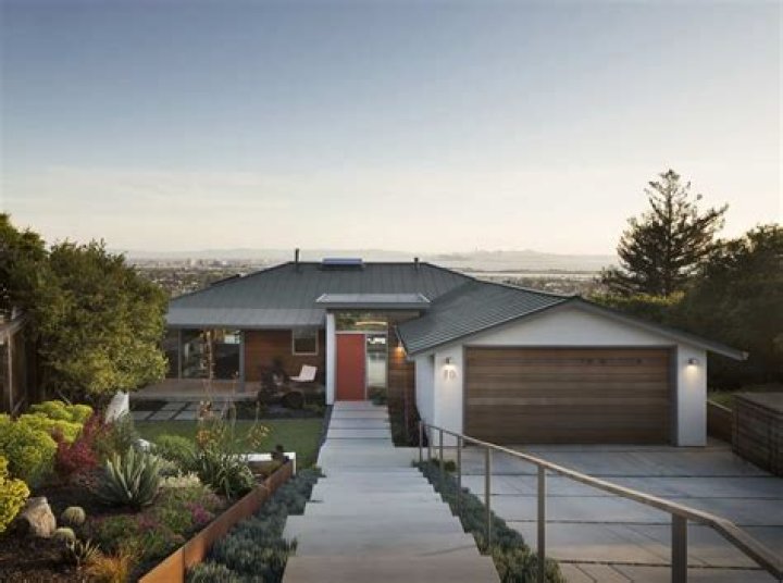 What makes a California ranch?