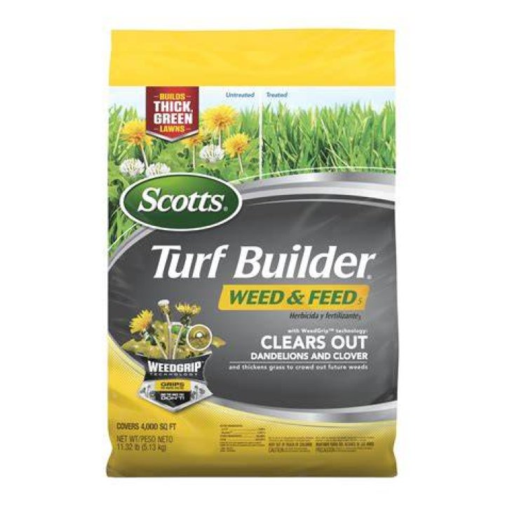What month should I put down fall fertilizer?