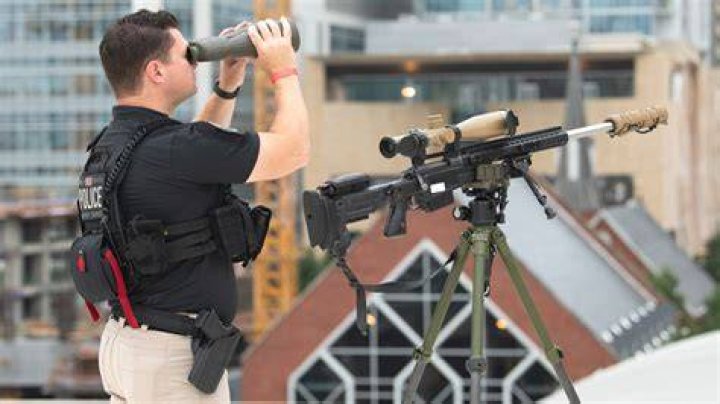 What sniper does Agent 47 use?