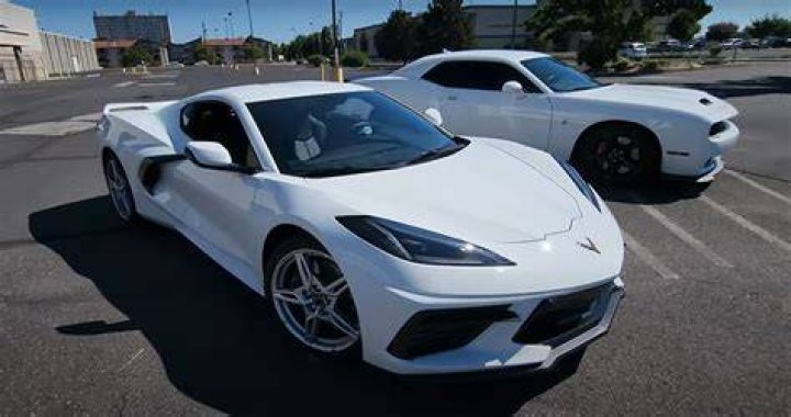 Which is faster Corvette or Hellcat?