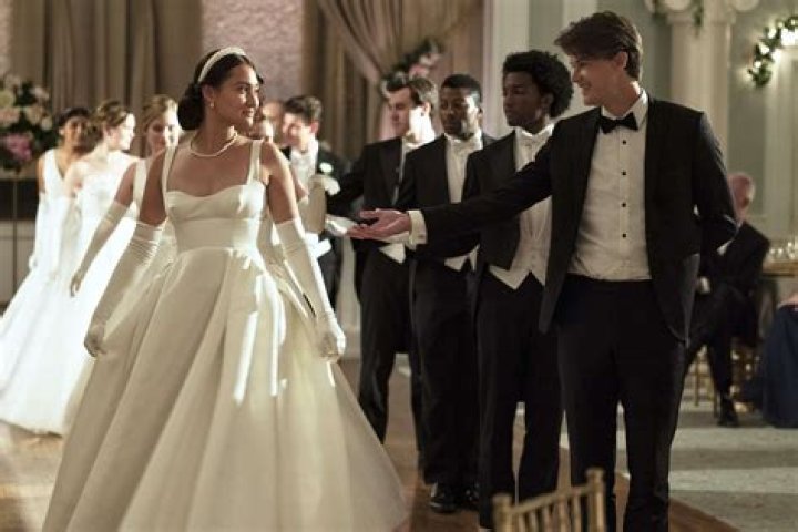 Who does Laura end up with in the books?