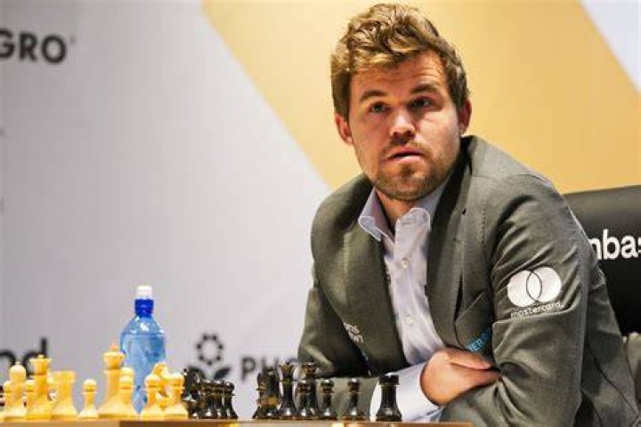 Who is No 1 in chess?