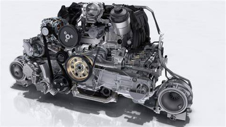 Why does Porsche use flat engines?